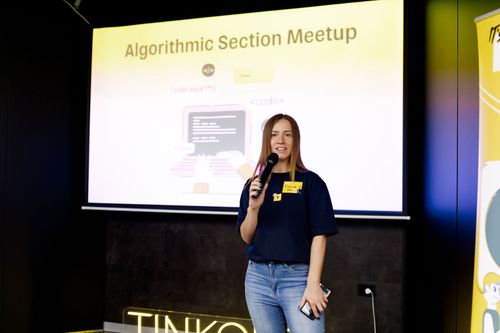 https://imgproxy.cdn-tinkoff.ru/weight500/aHR0cHM6Ly9jZG4udGJhbmsucnUvc3RhdGljL21lZXR1cHMvYXJjaGl2ZS9jMzlhMjliMS03MzEyLTRlNzMtYWZiMy0wZTM0ZTM3YTE5MmEuanBn