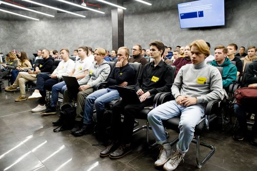 https://imgproxy.cdn-tinkoff.ru/weight500/aHR0cHM6Ly9jZG4udGJhbmsucnUvc3RhdGljL21lZXR1cHMvYXJjaGl2ZS9kYTQ4ZDVlMi1mYTM3LTQ3NTQtYTA5ZS0yMTEyZjMyYWRlZGYuanBn