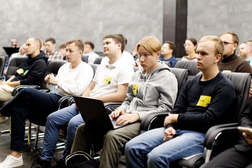 https://imgproxy.cdn-tinkoff.ru/weight500/aHR0cHM6Ly9jZG4udGJhbmsucnUvc3RhdGljL21lZXR1cHMvYXJjaGl2ZS9lN2QxNjFiMC03NDdjLTQ2OWItOThhNS0wZjQ5NjNkNzQxNGMuanBn